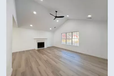 565 Paris Drive, Lawrenceville, GA 30043 - Photo 5