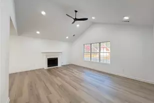 565 Paris Dr, Lawrenceville, GA 30043 - Photo 5