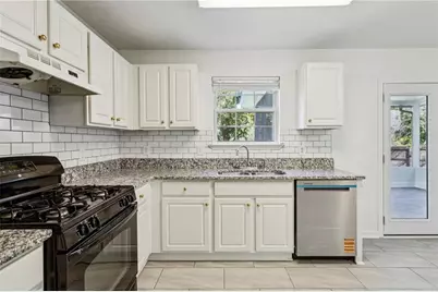 300 Carrington Way, Canton, GA 30115 - Photo 3