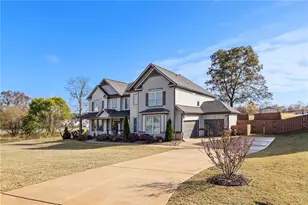 242 Township Dr, Senoia, GA 30276 - Photo 3