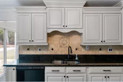 620 Spalding Drive, Sandy Springs, GA 30328 - Photo 17