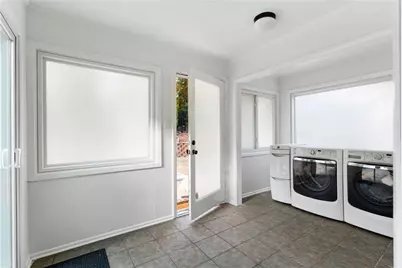 620 Spalding Drive, Sandy Springs, GA 30328 - Photo 33