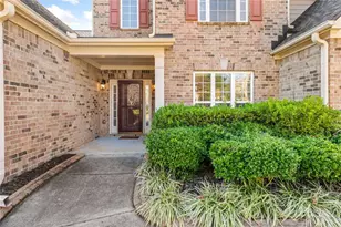 1107 Forest Creek Dr, Canton, GA 30115 - Photo 3