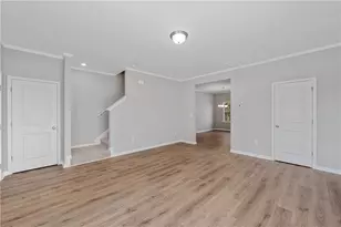 2874 Laurel Ridge Cir, East Point, GA 30344 - Photo 3