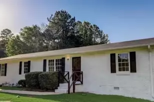 1445 E Mcintosh Rd, Griffin, GA 30223 - Photo 1