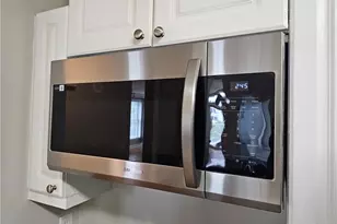 3334 Peachtree Rd NE, Atlanta, GA 30326 - Photo 17