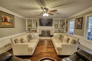 2563 Bridgewood Ln, Snellville, GA 30078 - Photo 9