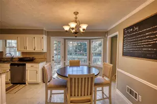 2563 Bridgewood Ln, Snellville, GA 30078 - Photo 17