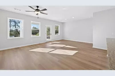 548 Madison Street #110, Commerce, GA 30529 - Photo 7