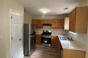 3703 Salem Springs Ct, Lithonia, GA 30038 - Photo 5