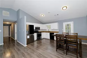 1025 Hunters Oak Trail, Sugar Hill, GA 30518 - Photo 7