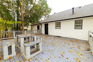 1025 Hunters Oak Trail, Sugar Hill, GA 30518 - Photo 23