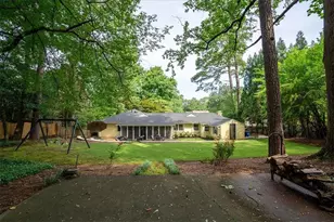 3179 E Wood Valley Rd, Atlanta, GA 30327 - Photo 37