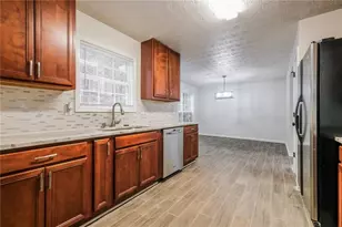 7078 Reserve Ct, Flowery Branch, GA 30542 - Photo 9