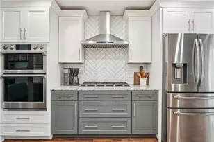 2900 Emerald Springs Dr, Lawrenceville, GA 30045 - Photo 7