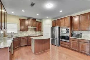 270 Woods Creek Dr, Suwanee, GA 30024 - Photo 17