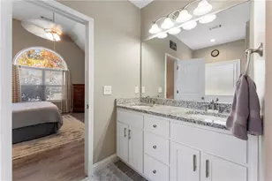 732 E Jefferson St, Hoschton, GA 30548 - Photo 27