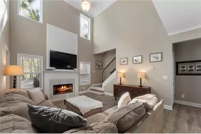 732 E Jefferson Street, Hoschton, GA 30548 - Photo 13