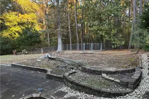 211 Brooks Ln, Winder, GA 30680 - Photo 17