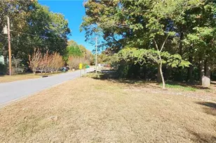 211 Brooks Ln, Winder, GA 30680 - Photo 7