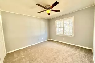 136 Peachtree Memorial Dr NW, Atlanta, GA 30309 - Photo 13