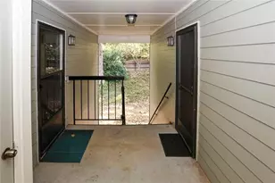 3445 Ivys Walk, Atlanta, GA 30340 - Photo 33