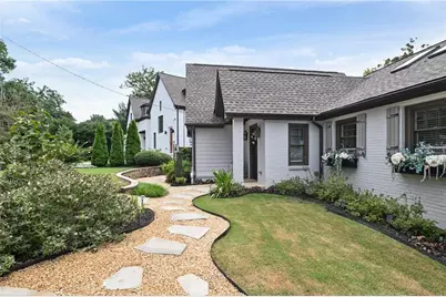 2067 Fairhaven Circle NE, Atlanta, GA 30305 - Photo 3