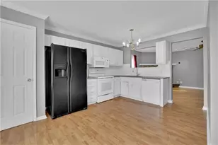 5073 Farm Valley Dr NE, Woodstock, GA 30188 - Photo 7