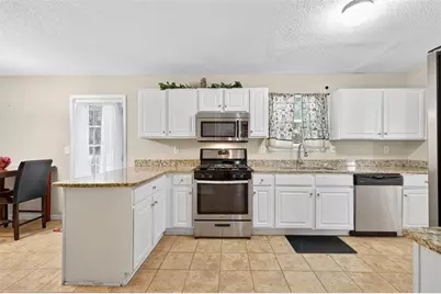 886 Deshon Creek Drive, Lithonia, GA 30058 - Photo 5