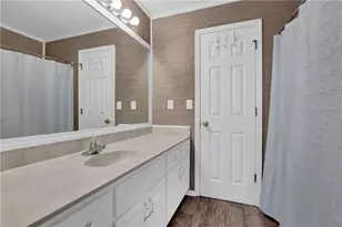 1010 Chapel Hill Dr, Lawrenceville, GA 30045 - Photo 17