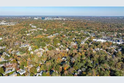 4961 Long Island Drive NW, Sandy Springs, GA 30327 - Photo 11