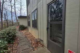 204 Triumph Dr NW, Atlanta, GA 30327 - Photo 15