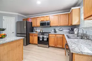 550 Windsor Way, Fairburn, GA 30213 - Photo 11