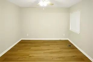 5847 Trent Walk Dr, Lithonia, GA 30038 - Photo 9