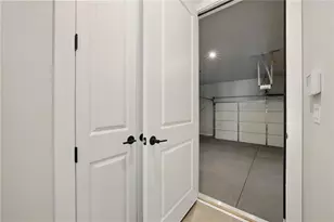 2206 Carlton Ct, Atlanta, GA 30318 - Photo 27