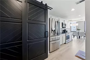 2870 Pharr Ct South NW, Atlanta, GA 30305 - Photo 9