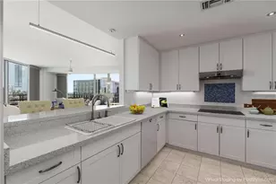 700 Park Regency Pl NE, Atlanta, GA 30326 - Photo 3