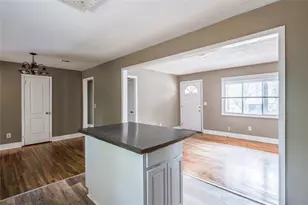 2833 Cardo Dr NW, Atlanta, GA 30318 - Photo 3