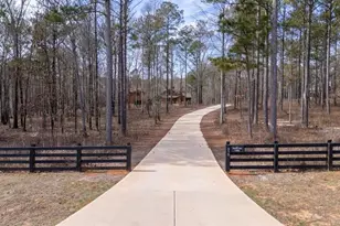 975 Blalock Lakes Dr, Newnan, GA 30263 - Photo 5