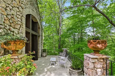 2100 West Wesley Road, Atlanta, GA 30327 - Photo 9