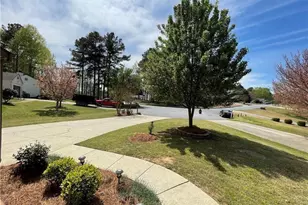 11255 Abbotts Station Dr, Duluth, GA 30097 - Photo 5