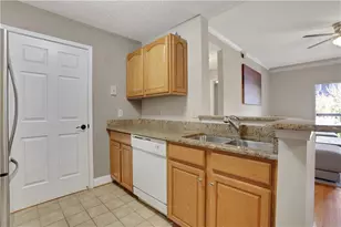 1074 Peachtree Walk NE, Atlanta, GA 30309 - Photo 9