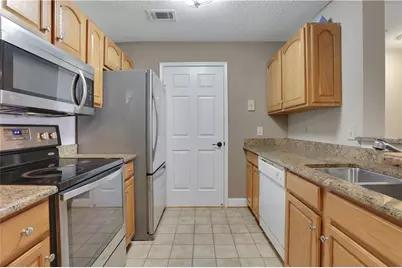 1074 Peachtree Walk NE #B414, Atlanta, GA 30309 - Photo 7