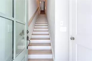 912 Brees Ct, Atlanta, GA 30318 - Photo 9