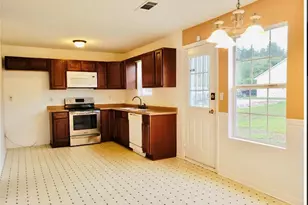 9342 Thomas Rd, Jonesboro, GA 30238 - Photo 13