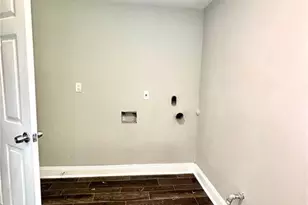 2924 Handy Dr NW, Atlanta, GA 30318 - Photo 9