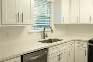 2048 Kelvin Dr, Lawrenceville, GA 30043 - Photo 7