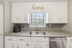 4405 Lakeside Hills Point NE, Kennesaw, GA 30144 - Photo 9