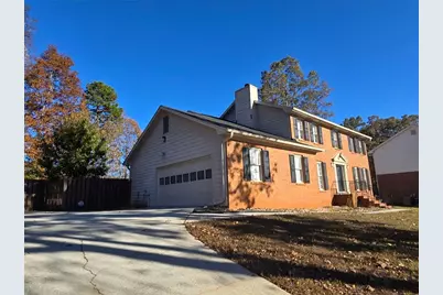 639 Royal Abbey Drive, Stone Mountain, GA 30088 - Photo 3