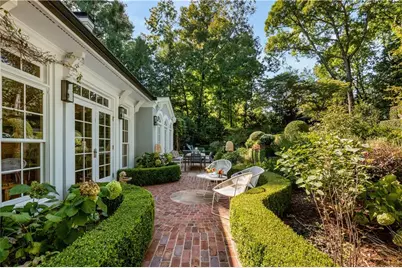 4224 E Conway Drive NW, Atlanta, GA 30327 - Photo 7